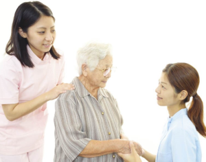 Thuê giúp việc chăm sóc người bệnh ở đâu? Tham khảo trung tâm giúp việc Hồng Doan